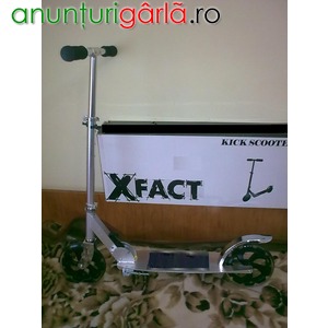 Imagine anunţ Vand trotineta Kick Scooter XFACT construita complet din aluminiu, are un sistem usor de pliere, se regleaza inaltimea, permite o greutate maxima de 100 kg.