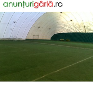 Imagine anunţ Tenis si fotbal pe teren acoperit in balon la club champion